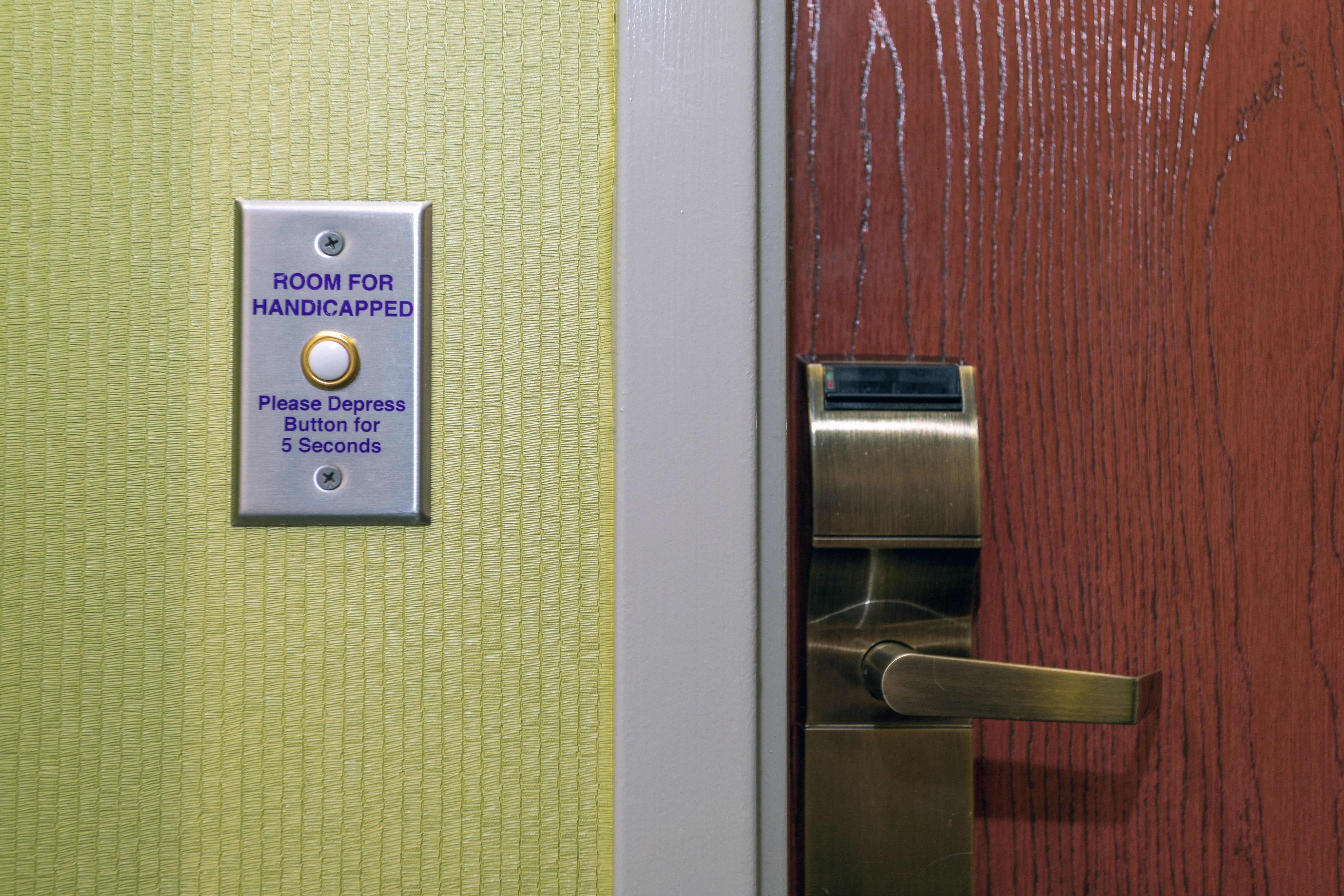 Holiday Inn Express Hotel & Suites Athens By Ihg Bagian luar foto
