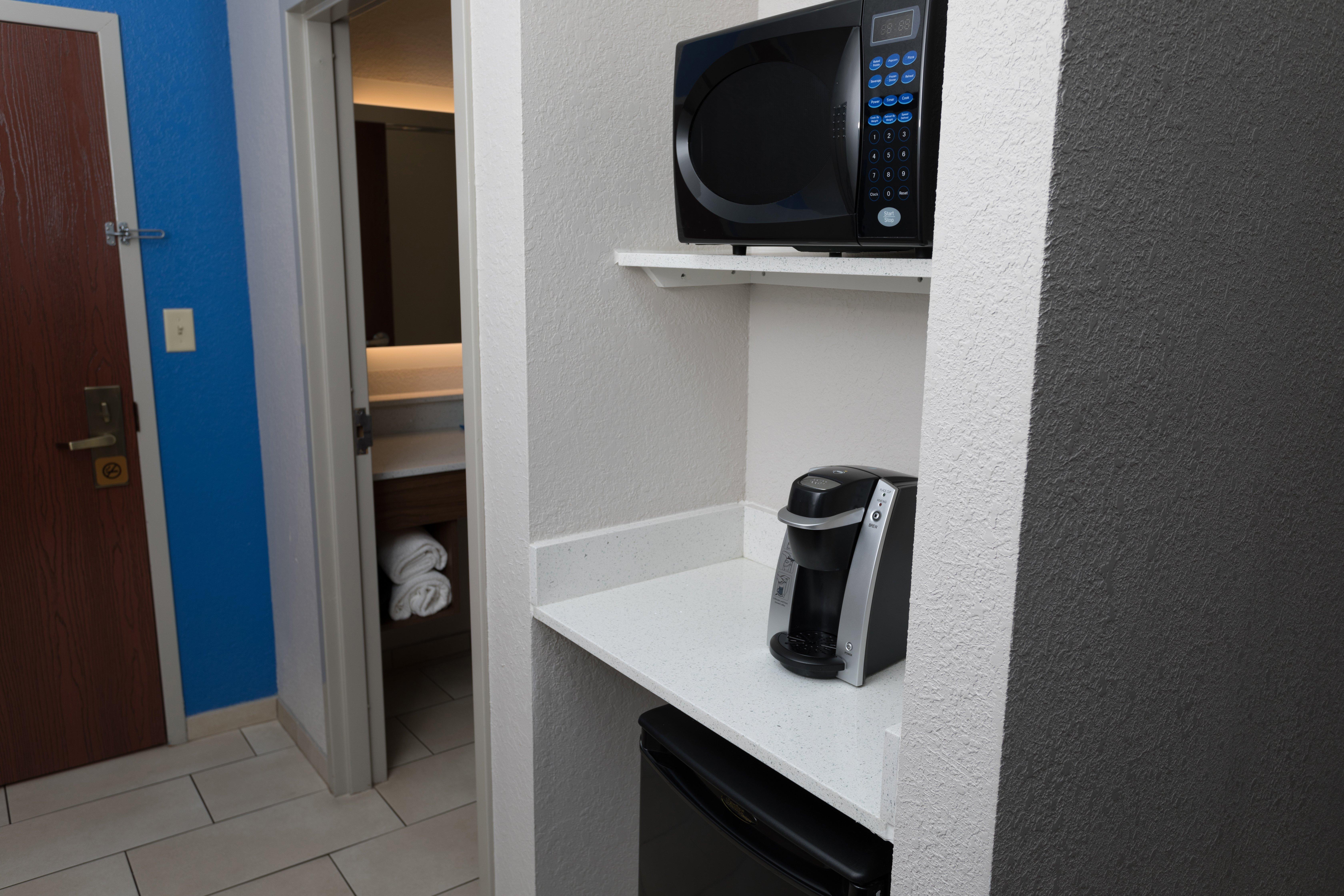 Holiday Inn Express Hotel & Suites Athens By Ihg Bagian luar foto
