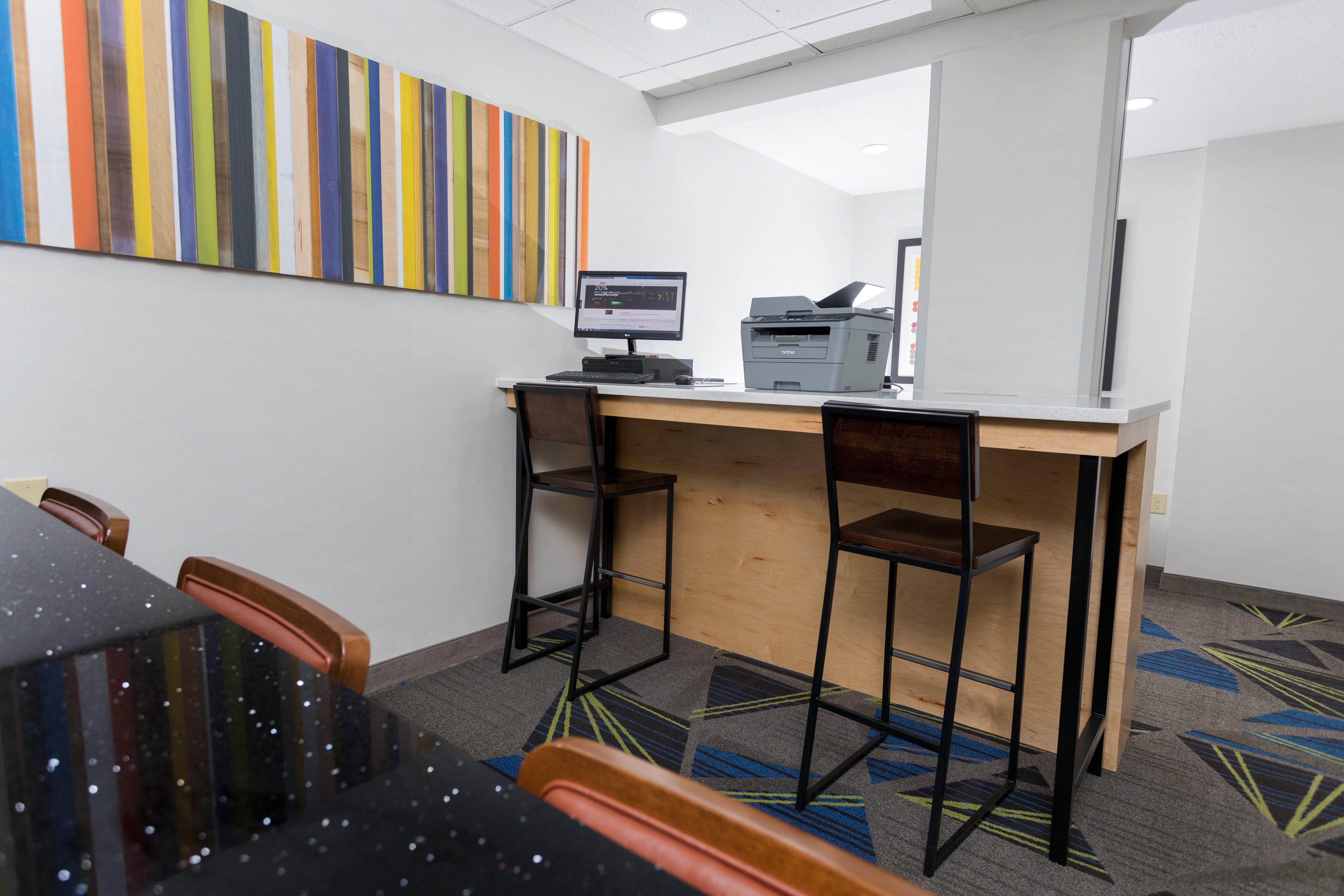 Holiday Inn Express Hotel & Suites Athens By Ihg Bagian luar foto
