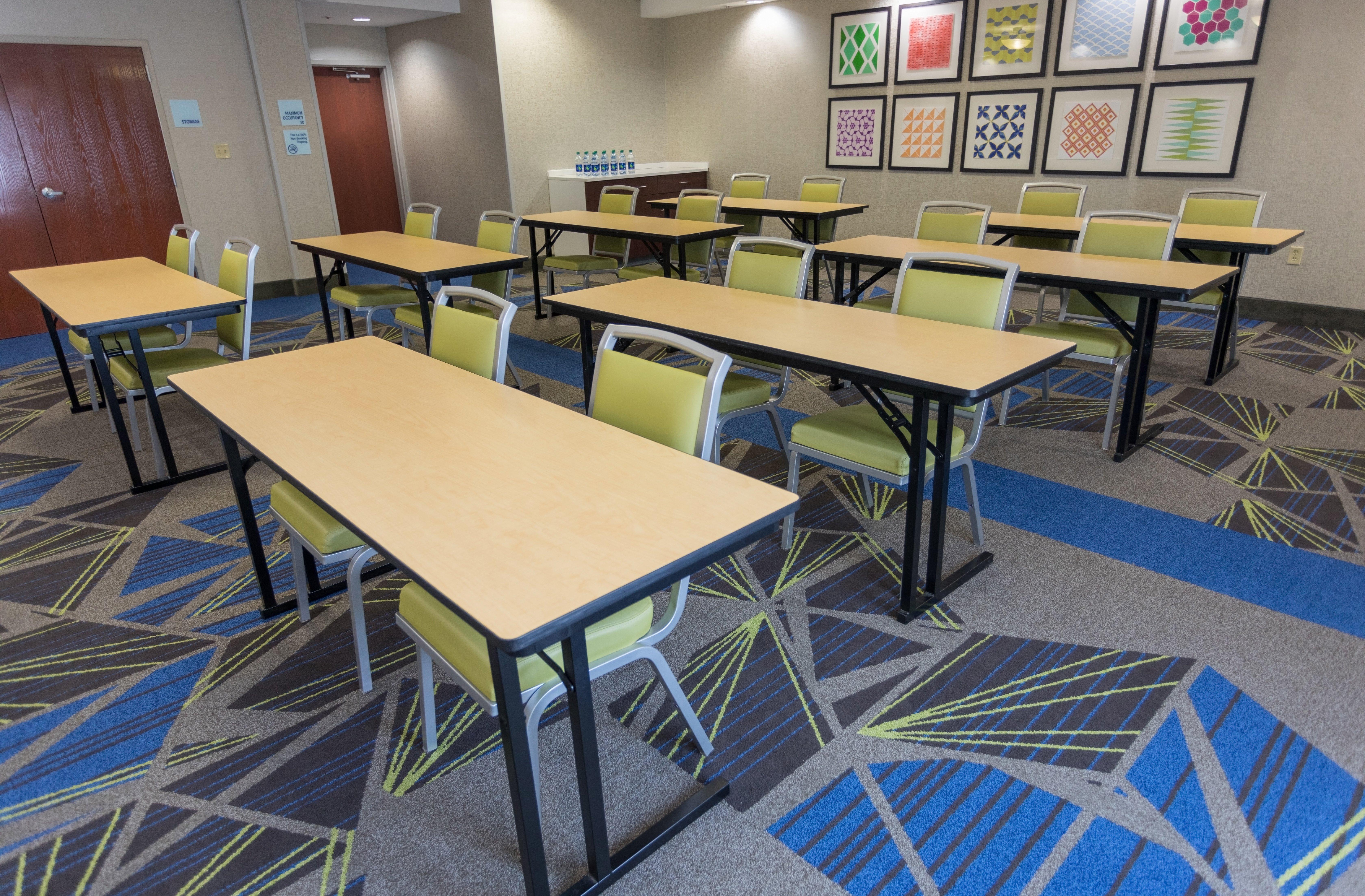 Holiday Inn Express Hotel & Suites Athens By Ihg Bagian luar foto