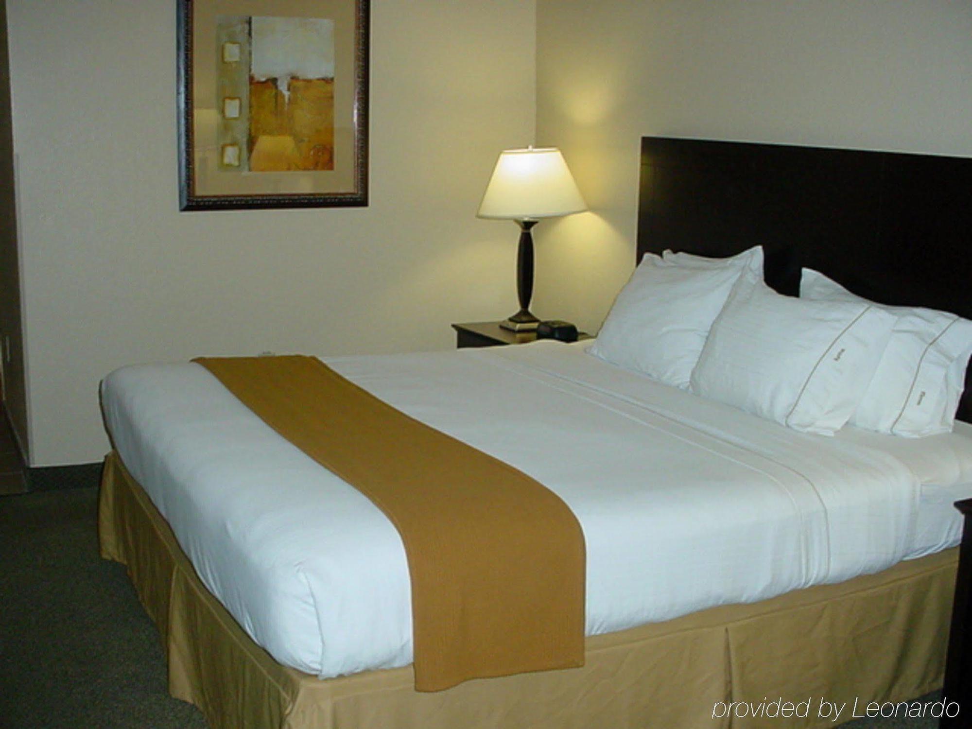 Holiday Inn Express Hotel & Suites Athens By Ihg Bagian luar foto