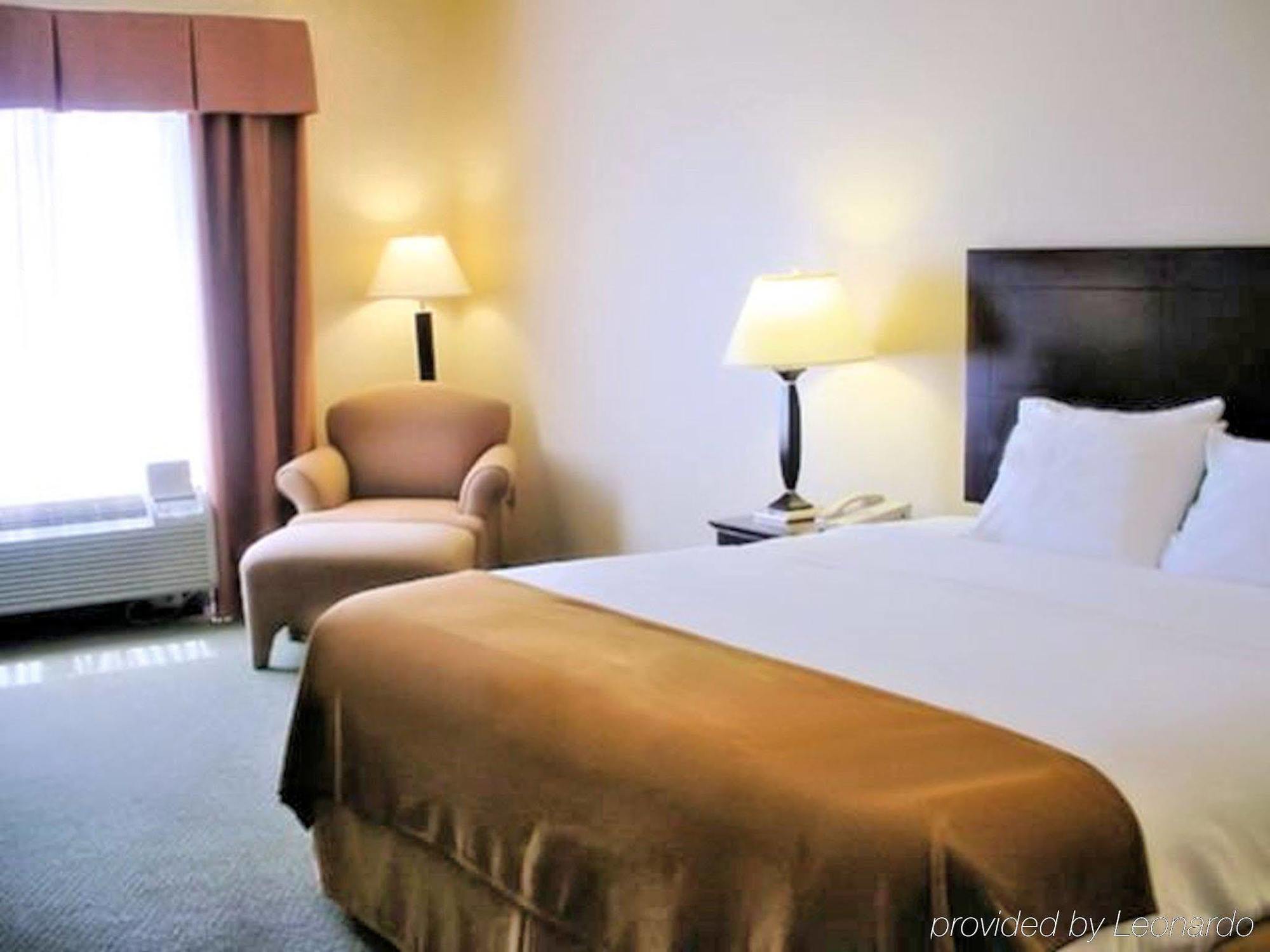 Holiday Inn Express Hotel & Suites Athens By Ihg Bagian luar foto