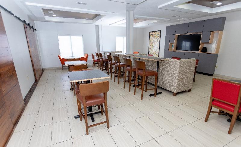Holiday Inn Express Hotel & Suites Athens By Ihg Bagian luar foto